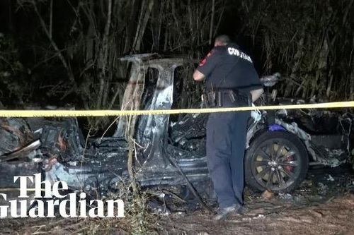 Hai người thiệt mạng trong vụ đâm xe ôtô Tesla 'không có người lái' ở Texas, Mỹ