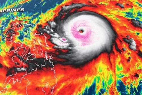 Siêu bão đe dọa, hơn 19.000 người Philippines đi sơ tán