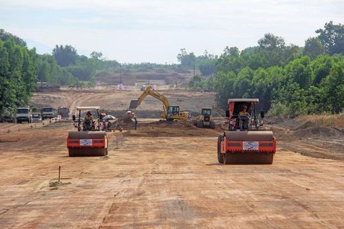 Thủ tướng nghiêm cấm nâng giá vật liệu làm cao tốc Bắc - Nam để trục lợi