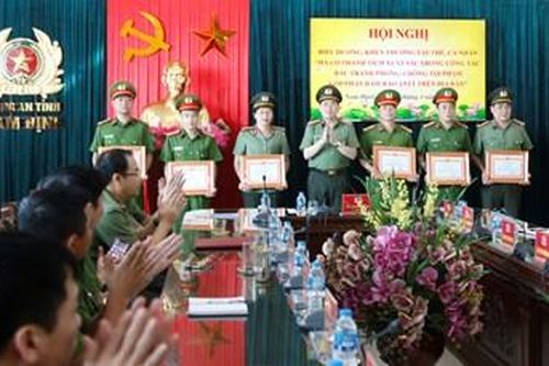 Công an Nam Định khen thưởng tập thể, cá nhân triệt xóa 2 chuyên án lớn
