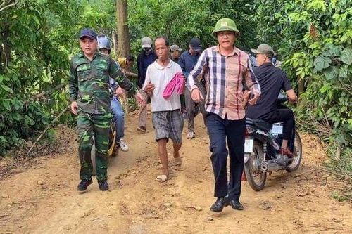 Hàng trăm cán bộ công an bao vây quả đồi bắt phạm nhân trốn trại