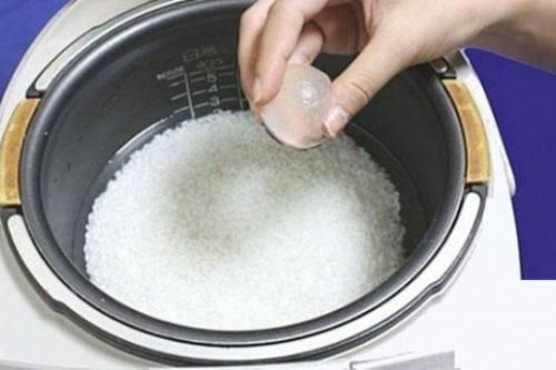 Bỏ thứ này vào nồi cơm trước khi nấu, đảm bảo mẹ chồng khó tính đến mấy cũng phải khen ngon