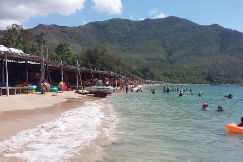 Tắm biển Bãi Dài, 4 học sinh đuối nước tử vong