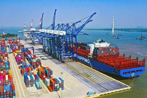 Hàng hóa qua cảng biển tăng mạnh 17%, Quảng Nam, Mỹ Tho đột biến