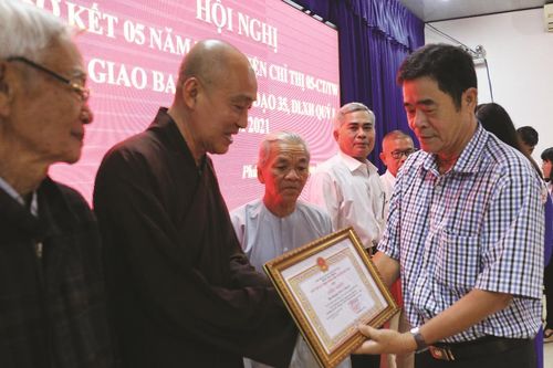 Những việc làm thiết thực học theo Bác