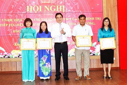 Đảng bộ Khối Các cơ quan tỉnh: Tích cực học tập và làm theo Bác