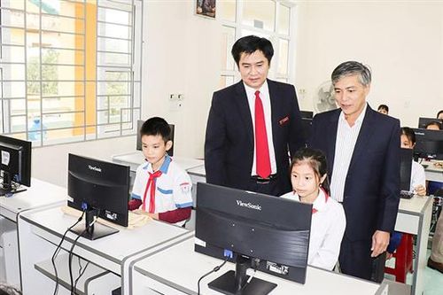 Agribank Quảng Trị chú trọng học tập và làm theo tư tưởng, đạo đức, phong cách Hồ Chí Minh