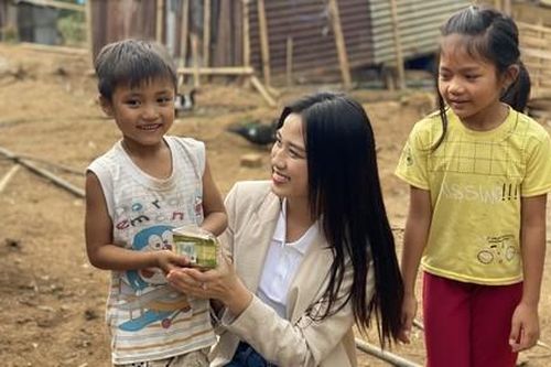 Hoa hậu Đỗ Thị Hà khởi động dự án nhân ái