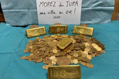 Người đàn ông biết nhà có kho báu nhưng vẫn bán cho thị trấn