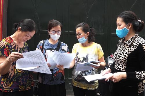 Cô giáo dùng thước sắt đánh vào đầu học sinh ở Hà Nội bị kỷ luật