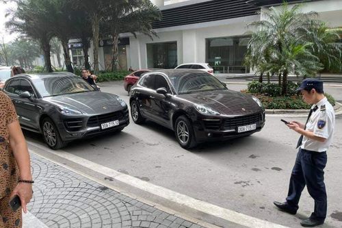 Hai xe Porsche cùng biển số 'chạm mặt' ở Hà Nội: Xác định ô tô mang biển số thật