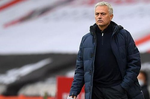 Tottenham sa thải HLV Jose Mourinho