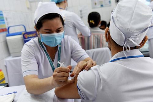 Việt Nam có thể xử lý đông máu sau tiêm vắc xin phòng Covid-19 ở y tế cơ sở
