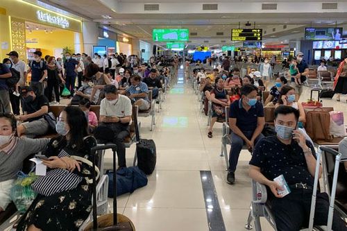 Lượng khách qua sân bay Nội Bài dự kiến tăng 25% dịp nghỉ 30-4, 1-5