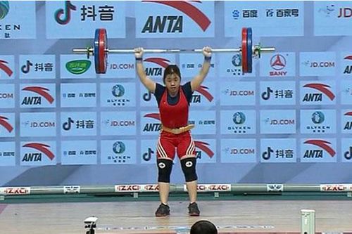 Hoàng Thị Duyên giành Huy chương đồng Giải vô địch cử tạ châu Á 2021