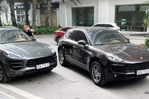 Xác minh 2 xe Porsche cùng biển số, cùng đỗ ở sảnh chung cư Hà Nội