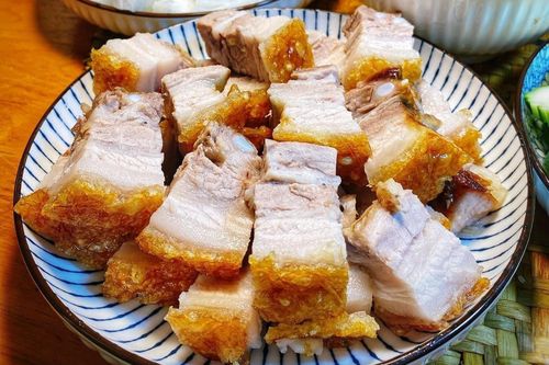 Chế biến ba chỉ heo quay giòn bì bằng nồi chiên không dầu