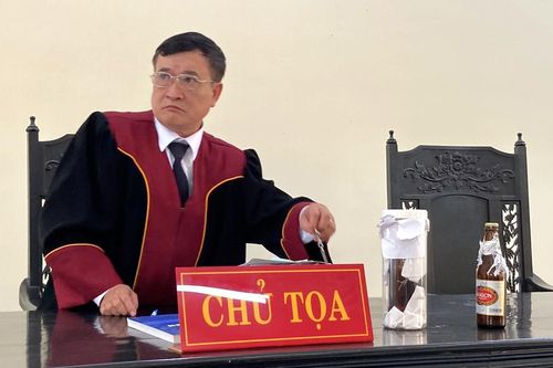 Tòa dừng xử vụ kiện triệu USD để làm rõ chai bia có phải của Sabeco