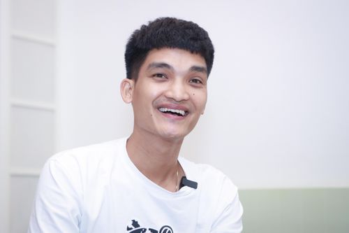 Mạc Văn Khoa: 'Té sông, lật xuồng, 2h sáng vẫn ngâm mình dưới nước'