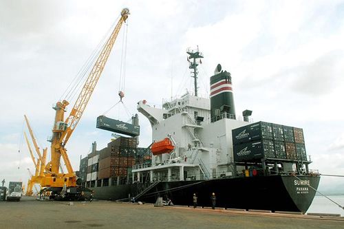 Mỹ đưa Việt Nam ra khỏi danh sách nước thao túng tiền tệ: Tiếp tục nỗ lực để thương mại đôi bên cùng có lợi