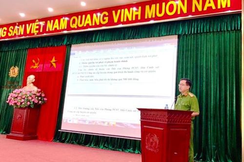 Huyện Mê Linh: Bồi dưỡng nghiệp vụ phòng chống cháy nổ cho lực lượng công an