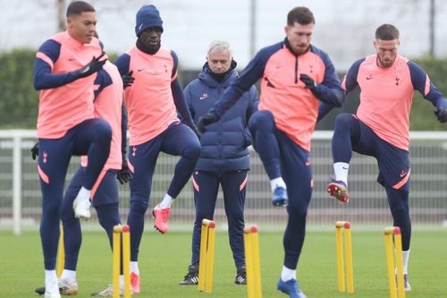 Sự sụp đổ của Mourinho và sai lầm của Tottenham