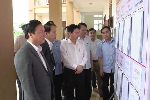 Phó Chủ tịch QH Nguyễn Khắc Định kiểm tra công tác bầu cử tại Hà Nam