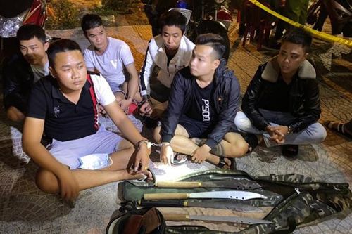 Ngăn chặn kịp thời nhóm thanh niên vác hung khí đi chém nhau