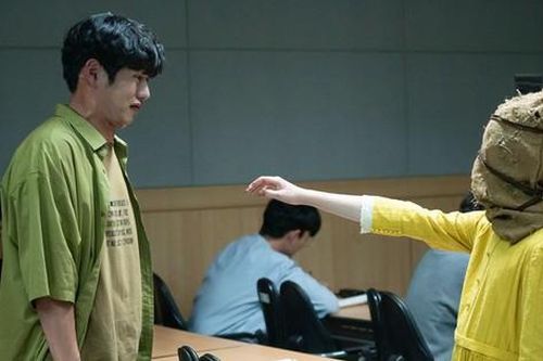 Nỗi kinh hoàng đến từ những chiếc mặt nạ tưởng chừng đơn sơ trong phim kinh dị