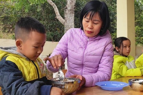 Thanh Hóa: Hai đứa con nuôi của Trường Mầm non Tén Tằn