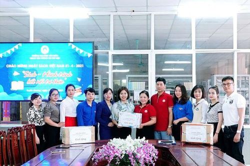 Tuyên Quang: Trao tặng hơn 1.000 đầu sách nhân Ngày sách Việt Nam