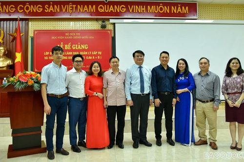 Bế giảng Lớp bồi dưỡng lãnh đạo, quản lý cấp Vụ dành cho các cơ quan đại diện Việt Nam ở nước ngoài