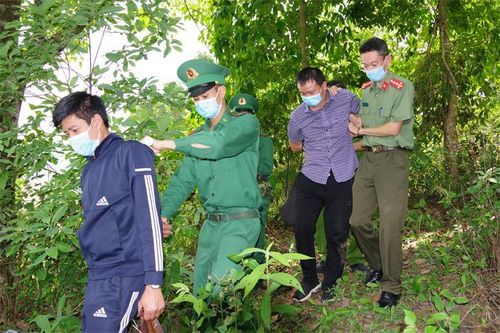 Bắt 25 đối tượng trong đường dây 'Tổ chức đưa người khác xuất cảnh trái phép'