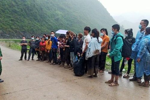 Kịp thời ngăn chặn và đưa đi cách ly 36 công dân nhập cảnh trái phép qua biên giới