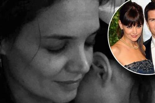 Katie Holmes chúc mừng Suri Cruise tròn 15 tuổi, bố Tom Cruise vẫn 'biệt tăm'
