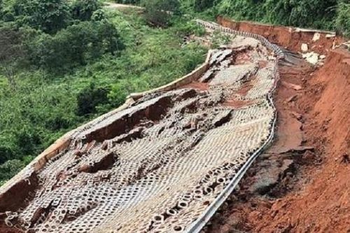 Lộ nguyên nhân dự án đường giao thông chưa bàn giao liên tục sạt lở