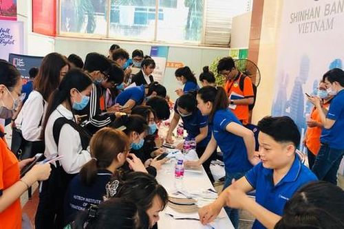Doanh nghiệp Hàn Quốc vào tận trường tuyển hơn 1.000 đầu việc cho sinh viên