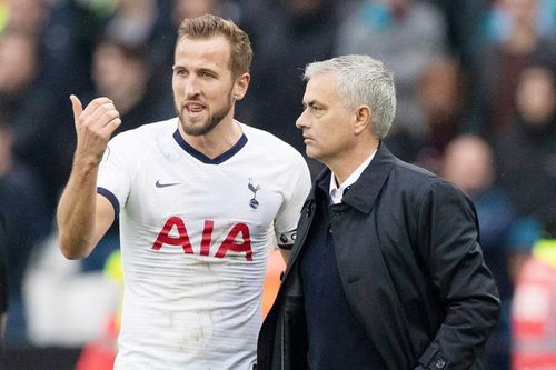 Cầu thủ Tottenham nổi dậy đá bay ghế Mourinho