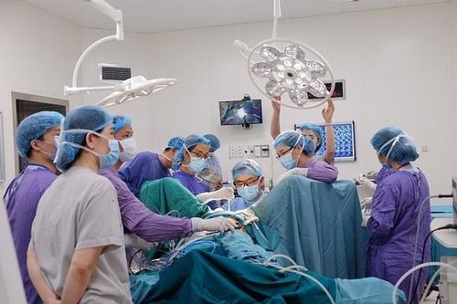 29 tuổi bất ngờ phát hiện giới tính thật qua một lần đi khám