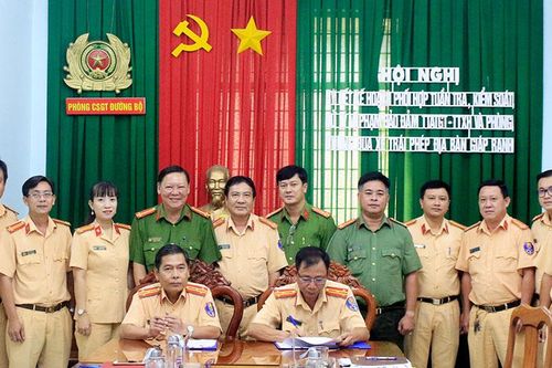 Cảnh sát Giao thông An Giang và Cần Thơ ký kết phối hợp tuần tra, kiểm soát địa bàn giáp ranh