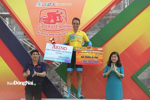 Cuộc đua xe đạp Cúp truyền hình HTV 2021: Chạy gần 50km/giờ, Loic Desriac thắng chặng, đoạt áo vàng