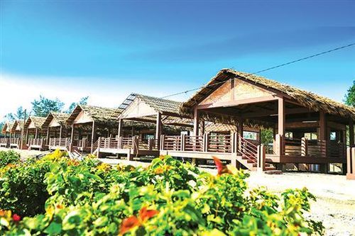 Làm gì để khai thác tiềm năng du lịch biển?