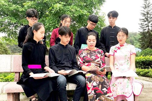 12 nhà giáo được phong tặng Nhà giáo Ưu tú