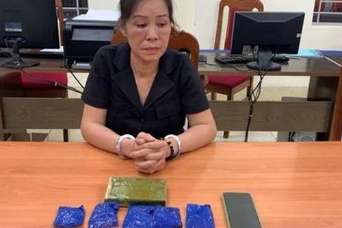 Mua 1 bánh heroin, 1000 viên MTTH từ biên giới về bán kiếm lời