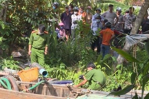 Phát hiện thi thể thanh niên nằm dưới đáy ghe đang bơm cát