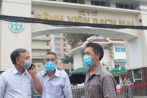 Bác sĩ Bệnh viện Bạch Mai nghỉ việc do áp lực khi tự chủ?