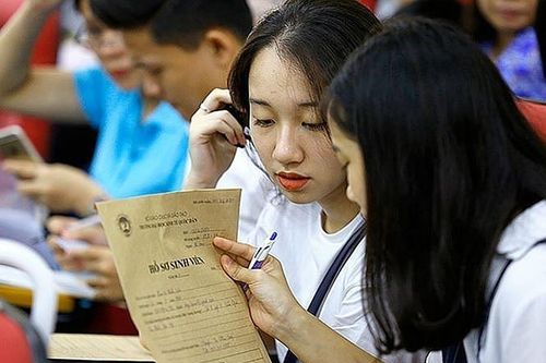 Học phí đại học tăng 'sốc': Nếu không hỗ trợ, sinh viên nghèo nguy cơ nghèo tiếp