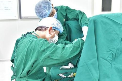 Mắc phải bệnh 'khó nói' này, thiếu nữ đã phải phẫu thuật để tránh biến chứng khi còn quá trẻ