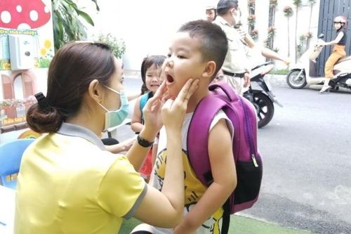 Chống dịch bệnh Tay chân miệng xâm nhập vào trường mầm non
