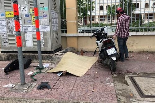 Con tử nạn, mẹ gào khóc khiến nhiều người xót thương